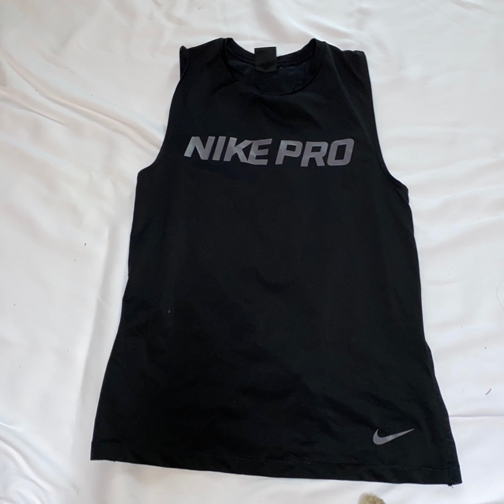 Nike Pro muscle tank size medium